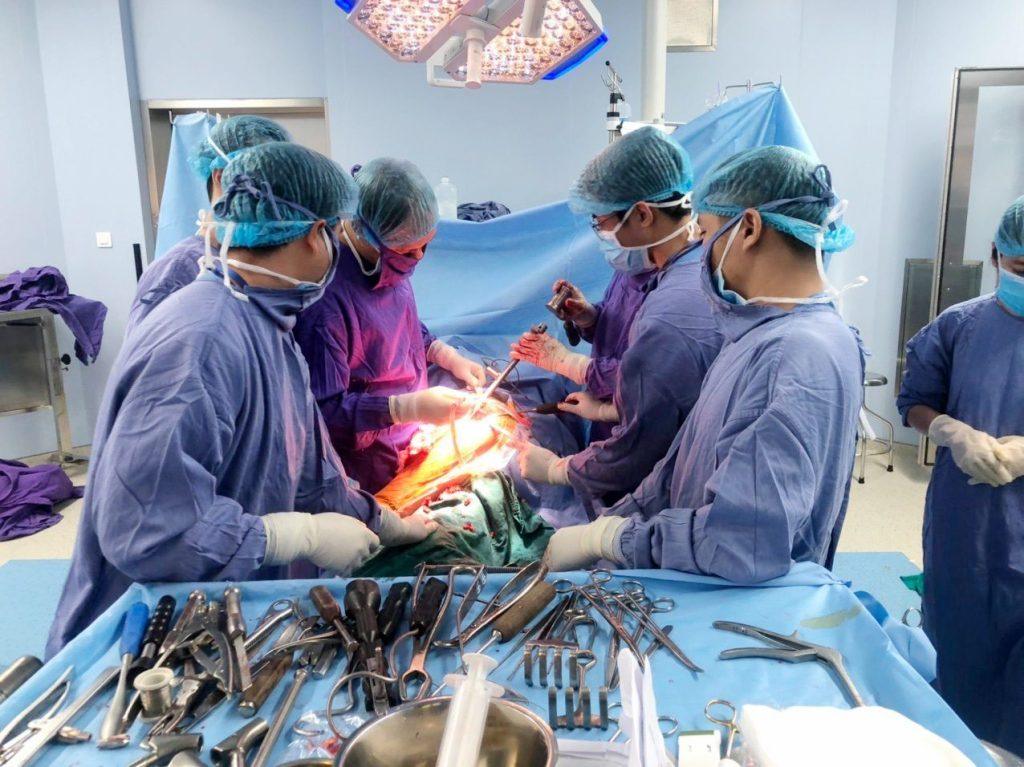 Bộ dụng cụ phẫu thuật xương khớp
