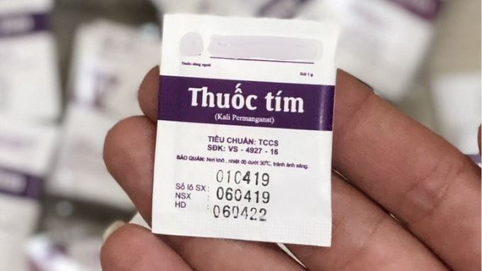 dung dịch rửa vết thương: thuốc tím