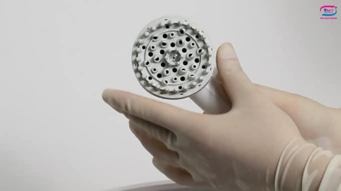 Lắp đầu gội bằng silicon