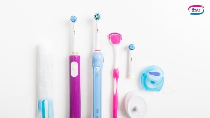 Cách chọn dụng cụ vệ sinh răng miệng cho người bệnh